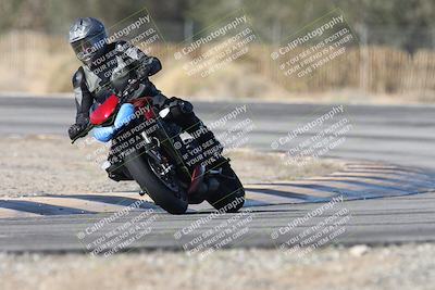 media/Dec-01-2025-Moto Forza (Mon) [[2daa91e15f]]/3-Beginner Group/Session 3 (Turn 3)/